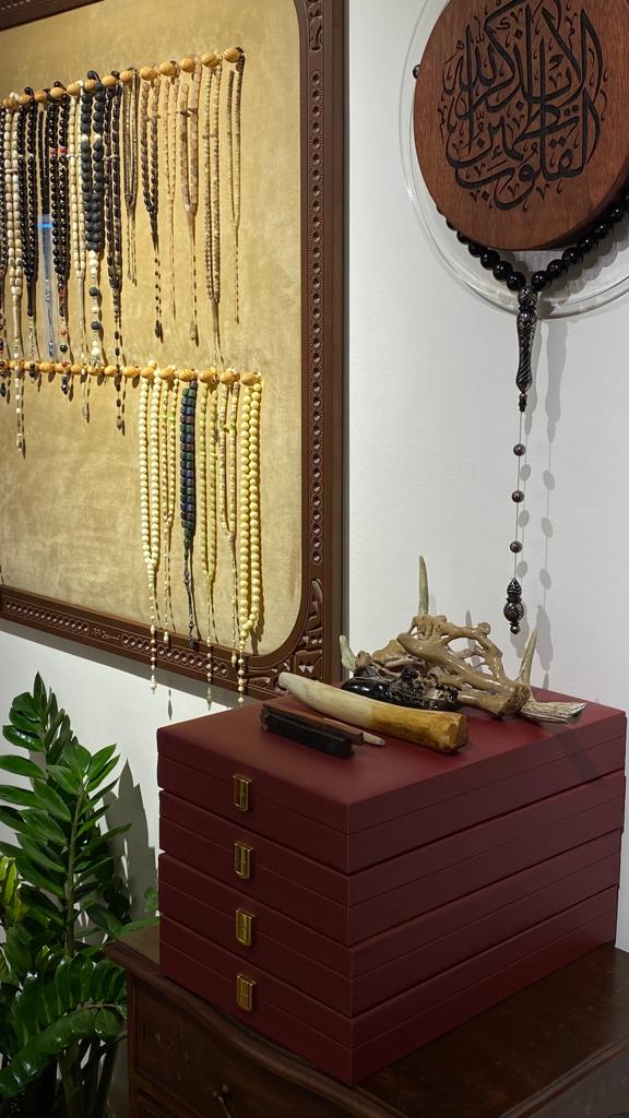 مسابيح حجر | مسباح| مسابيح| حجر| مسابيح حجر| عاج| عاجيات| مسابيح نادرة| وحيد القرن | عاج الماموث المنقرض| عاج الماموث المنقرظ| طائر