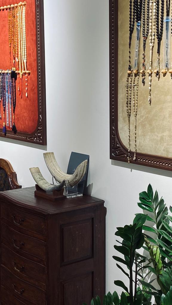 مسابيح حجر | مسباح| مسابيح| حجر| مسابيح حجر| عاج| عاجيات| مسابيح نادرة| وحيد القرن | عاج الماموث المنقرض| عاج الماموث المنقرظ| طائر