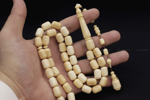 عاج حوت العنبر برميلي 41 من الواحي 3 من أندر الخامات وأثمنها: عاج حوت العنبر