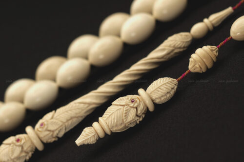 عاج الماموث المنقرض (خراطة ونقش جوكهان)