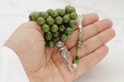 حجر الجاد (اليشم الأخضر) مع فضة