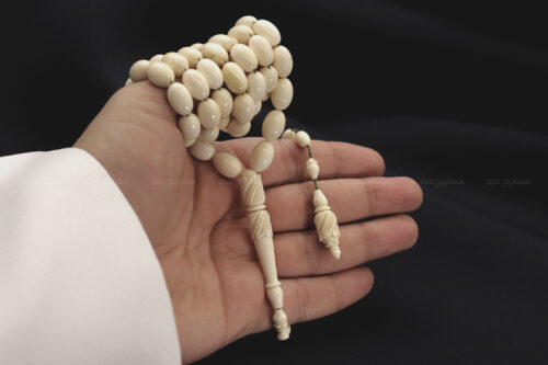 عاج حوت الناروال ٥٣ خرزة طويل أبيض ٢ أندر وأثمن العاجيات السبعة: عاج حوت الناروال Narwhal ivory