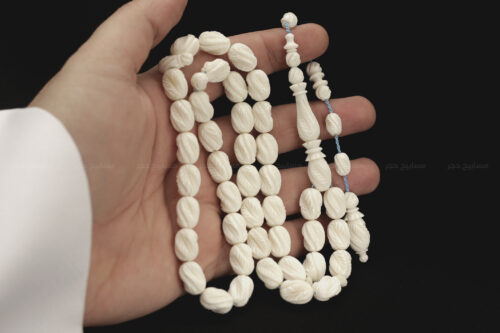 عظم جمل منقوش بالكامل