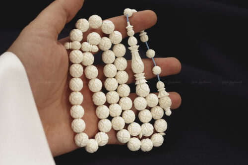 عظم جمل منقوش بالكامل