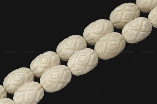 عظم جمل منقوش بالكامل