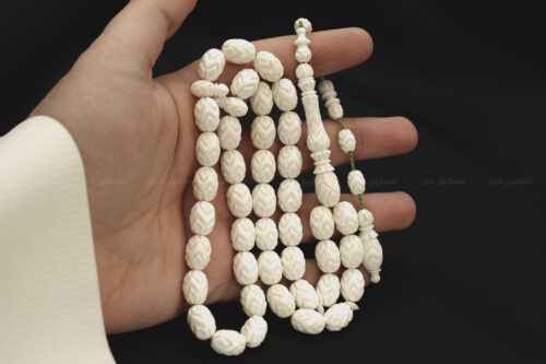 عظم جمل منقوش بالكامل