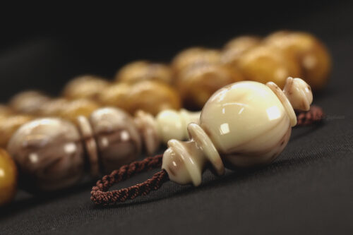 بكلايت صب قديم (خرتيتي فاتح) من عقد