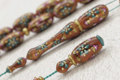 لوحة فنية: خشب وحيد القرن مع رسم يدوي