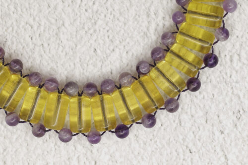 كهرم طبيعي مع حجر الجمشت (شكة يونانية مطورة)