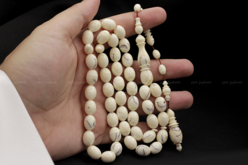 أندر وأثمن العاجيات السبعة: عاج حوت الناروال Narwhal ivory